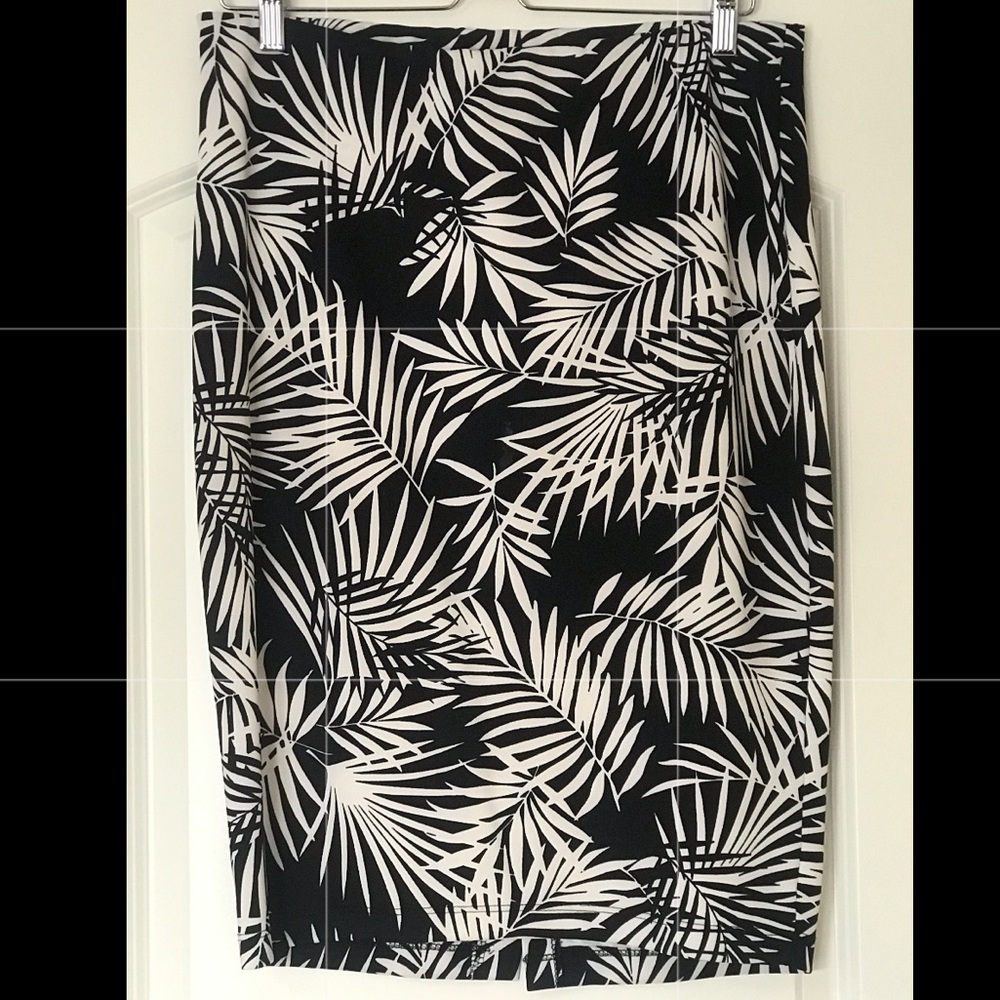 Black & White Patterned Lovesick Pencil Skirt